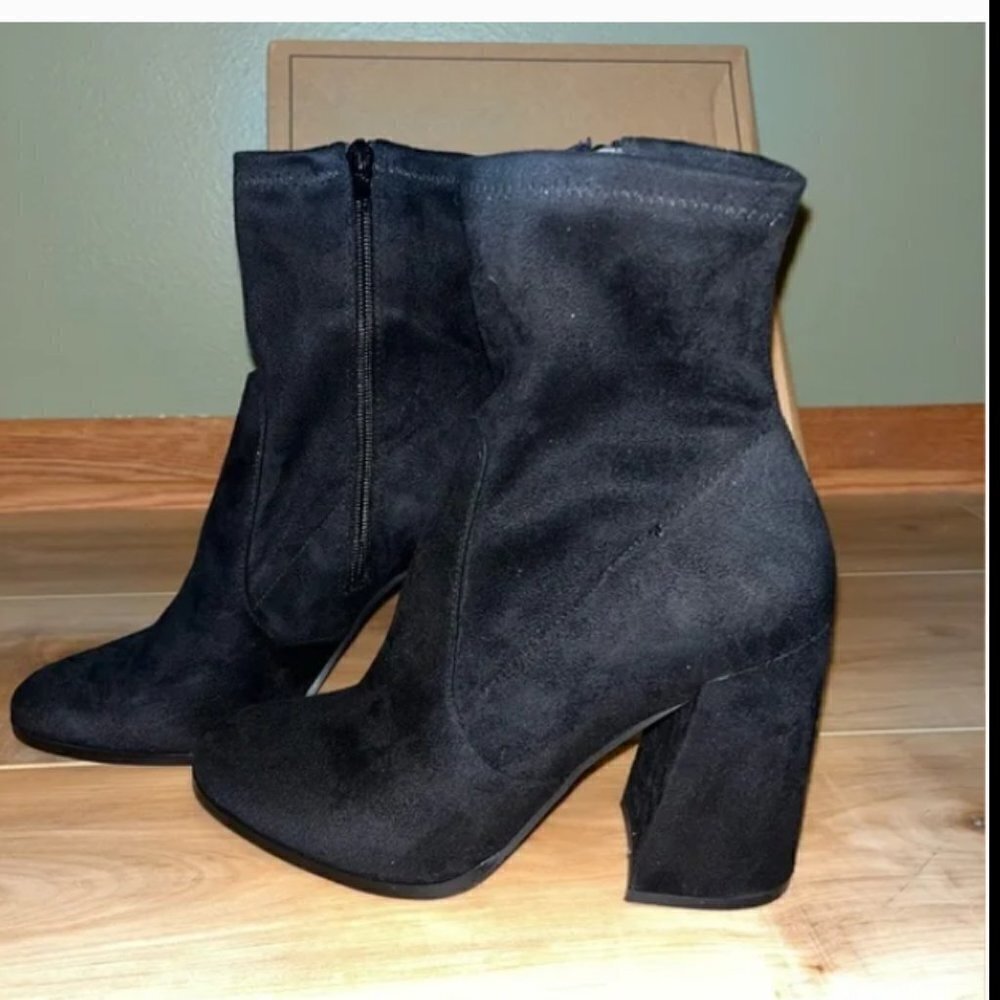 ASOS Design Ellan WIDE FIT Heeled Sock top Boots in Black US 9 WIDE